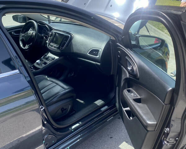 Крайслер 200, об'ємом двигуна 2.36 л та пробігом 132 тис. км за 10900 $, фото 13 на Automoto.ua