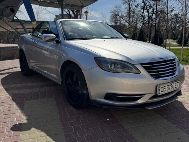 Серый Крайслер 200, объемом двигателя 2.4 л и пробегом 125 тыс. км за 11000 $, фото 1 на Automoto.ua