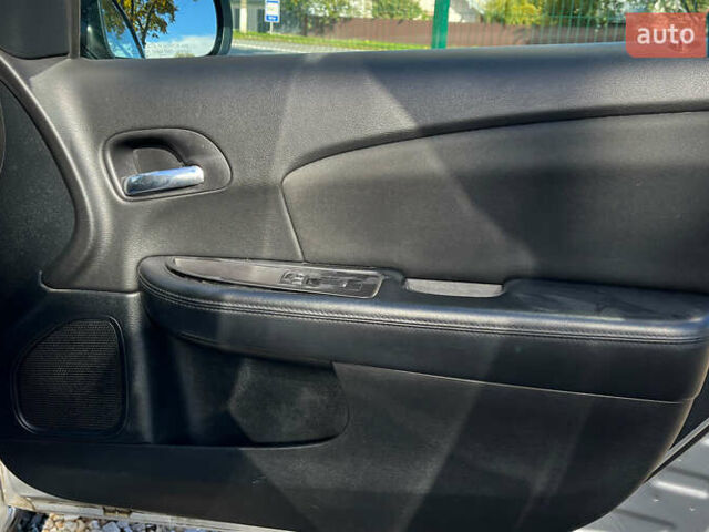 Сірий Крайслер 200, об'ємом двигуна 2.36 л та пробігом 145 тис. км за 6999 $, фото 19 на Automoto.ua