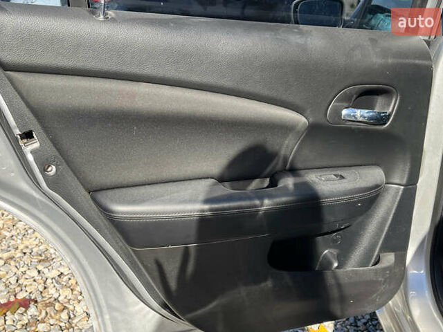 Сірий Крайслер 200, об'ємом двигуна 2.36 л та пробігом 145 тис. км за 6999 $, фото 18 на Automoto.ua