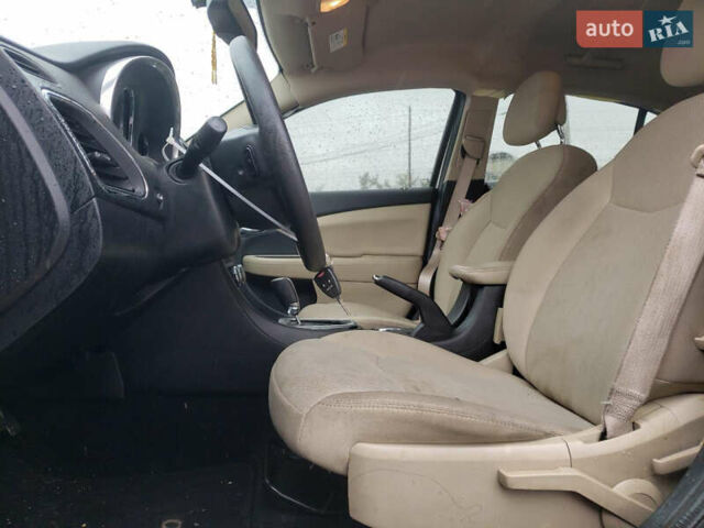 Сірий Крайслер 200, об'ємом двигуна 2.4 л та пробігом 30 тис. км за 4999 $, фото 25 на Automoto.ua