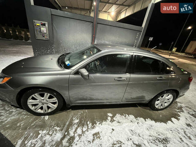 Сірий Крайслер 200, об'ємом двигуна 2.36 л та пробігом 240 тис. км за 7250 $, фото 5 на Automoto.ua