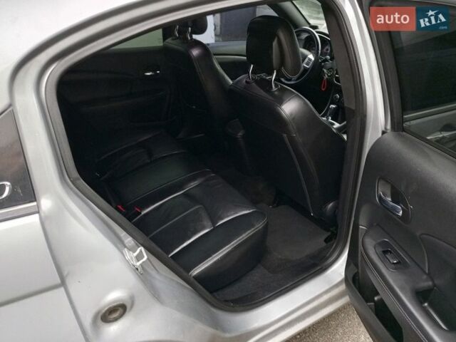 Серый Крайслер 200, объемом двигателя 3.61 л и пробегом 274 тыс. км за 6400 $, фото 1 на Automoto.ua