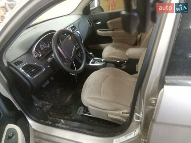Сірий Крайслер 200, об'ємом двигуна 2.4 л та пробігом 30 тис. км за 4999 $, фото 3 на Automoto.ua