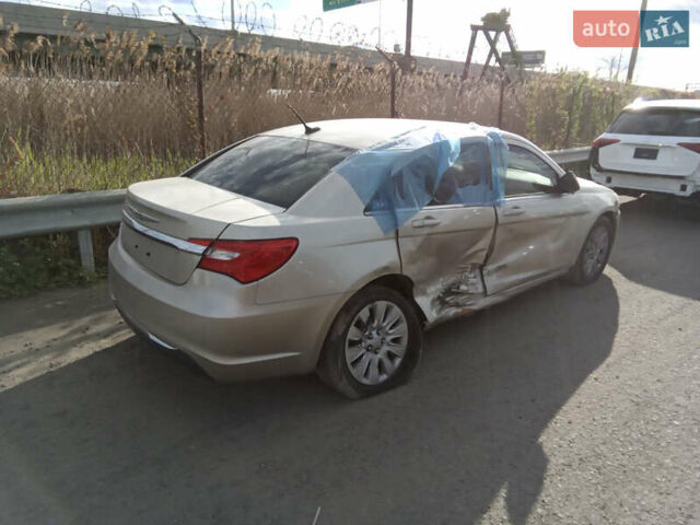 Сірий Крайслер 200, об'ємом двигуна 2.4 л та пробігом 30 тис. км за 4999 $, фото 17 на Automoto.ua