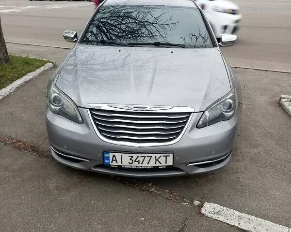 Сірий Крайслер 200, об'ємом двигуна 3.61 л та пробігом 276 тис. км за 6800 $, фото 16 на Automoto.ua