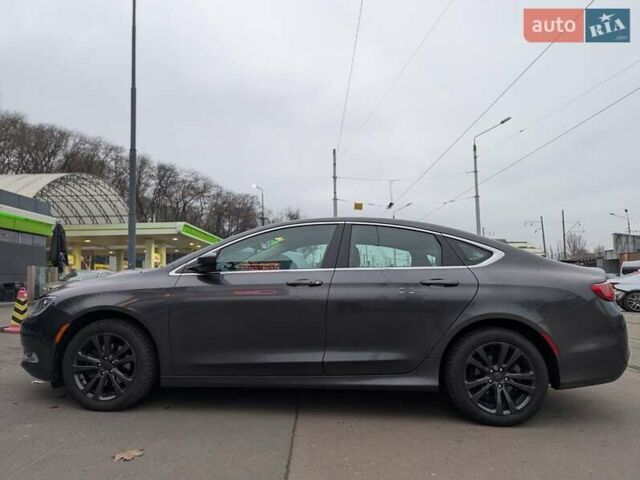 Серый Крайслер 200, объемом двигателя 2.4 л и пробегом 173 тыс. км за 10300 $, фото 6 на Automoto.ua