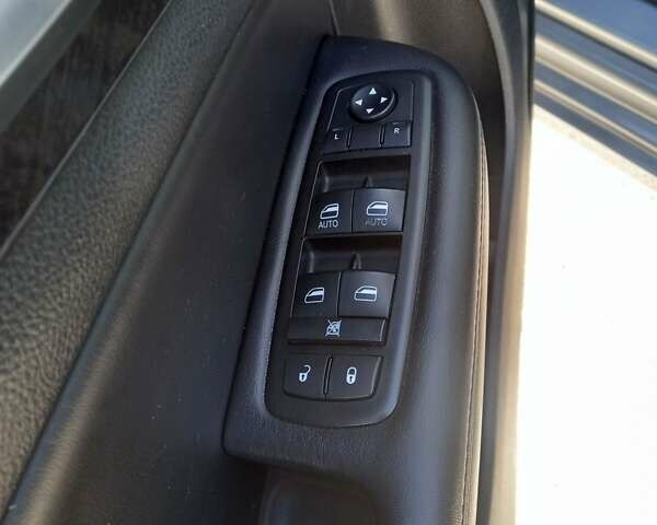 Сірий Крайслер 200, об'ємом двигуна 2.36 л та пробігом 199 тис. км за 8100 $, фото 4 на Automoto.ua