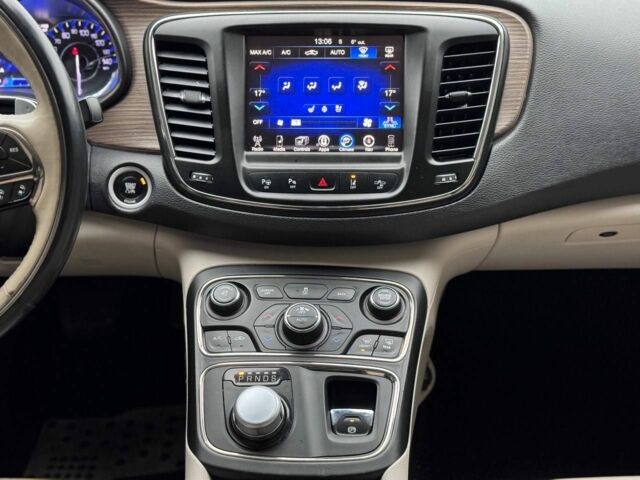 Сірий Крайслер 200, об'ємом двигуна 3.6 л та пробігом 184 тис. км за 12600 $, фото 14 на Automoto.ua