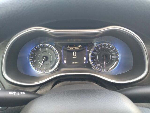 Сірий Крайслер 200, об'ємом двигуна 2.4 л та пробігом 186 тис. км за 10200 $, фото 8 на Automoto.ua