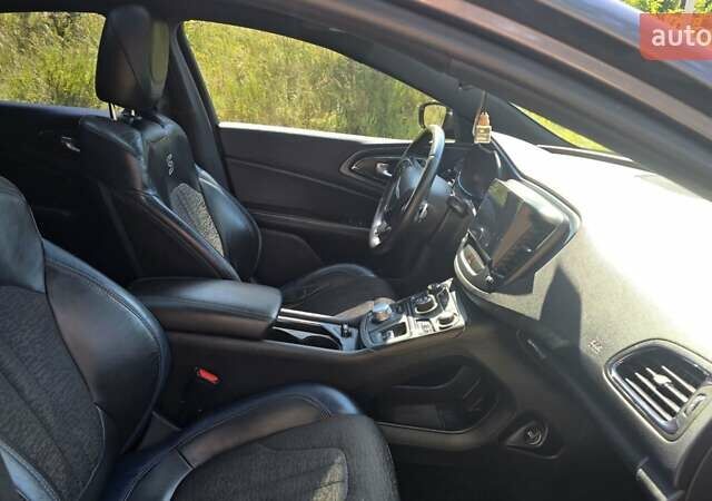 Серый Крайслер 200, объемом двигателя 2.4 л и пробегом 195 тыс. км за 10900 $, фото 16 на Automoto.ua