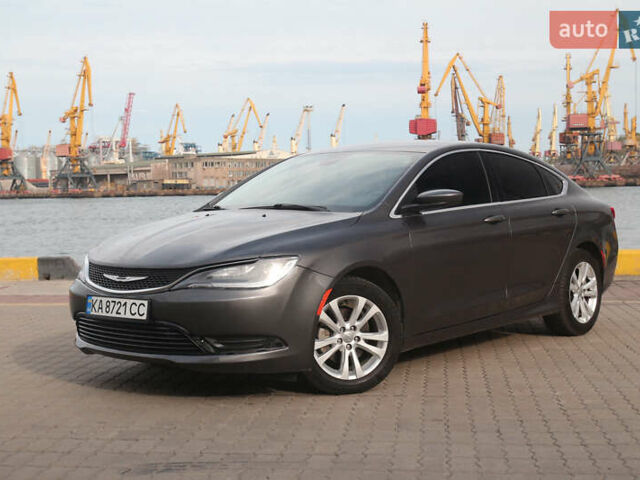 Серый Крайслер 200, объемом двигателя 2.36 л и пробегом 197 тыс. км за 8900 $, фото 1 на Automoto.ua