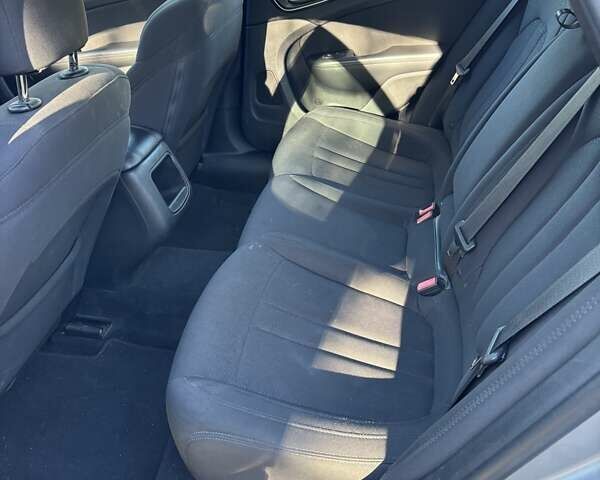 Серый Крайслер 200, объемом двигателя 2.36 л и пробегом 202 тыс. км за 8700 $, фото 22 на Automoto.ua