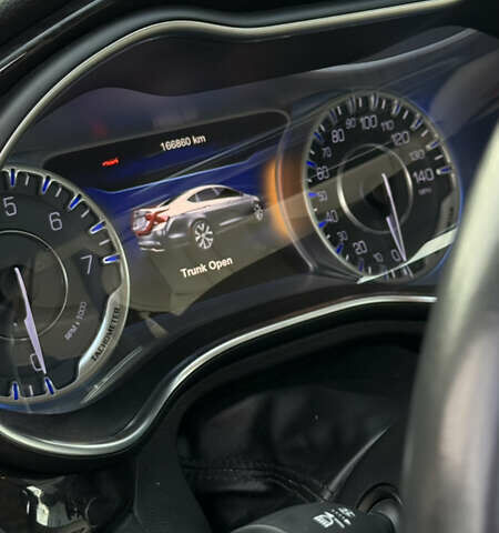 Серый Крайслер 200, объемом двигателя 3.6 л и пробегом 167 тыс. км за 13200 $, фото 27 на Automoto.ua