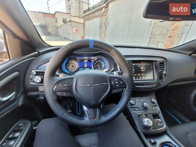 Серый Крайслер 200, объемом двигателя 3.61 л и пробегом 180 тыс. км за 13300 $, фото 10 на Automoto.ua