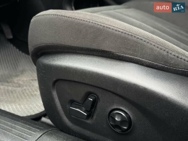 Сірий Крайслер 200, об'ємом двигуна 2.4 л та пробігом 270 тис. км за 6900 $, фото 16 на Automoto.ua