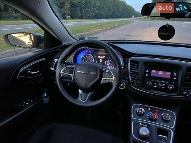 Сірий Крайслер 200, об'ємом двигуна 2.36 л та пробігом 187 тис. км за 7999 $, фото 1 на Automoto.ua