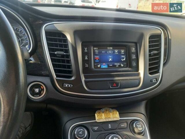 Сірий Крайслер 200, об'ємом двигуна 2.36 л та пробігом 199 тис. км за 8100 $, фото 9 на Automoto.ua