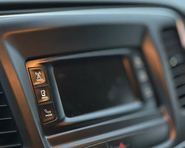 Серый Крайслер 200, объемом двигателя 2.4 л и пробегом 200 тыс. км за 8500 $, фото 22 на Automoto.ua