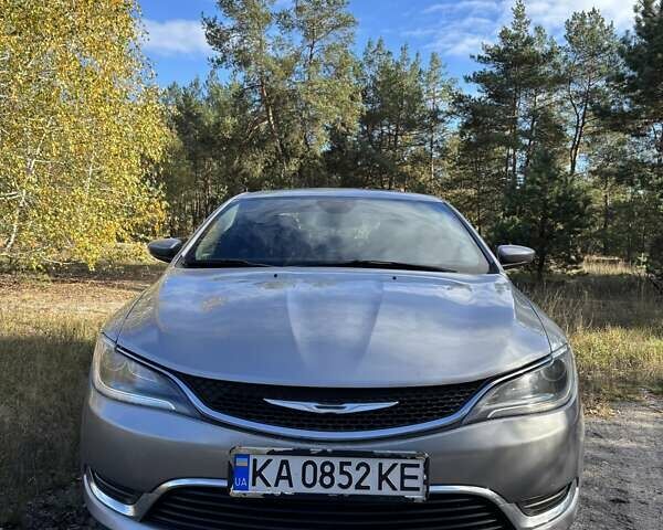 Серый Крайслер 200, объемом двигателя 2.36 л и пробегом 202 тыс. км за 8700 $, фото 9 на Automoto.ua