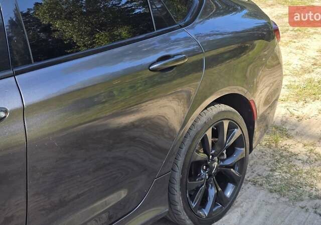 Серый Крайслер 200, объемом двигателя 2.4 л и пробегом 195 тыс. км за 10900 $, фото 12 на Automoto.ua