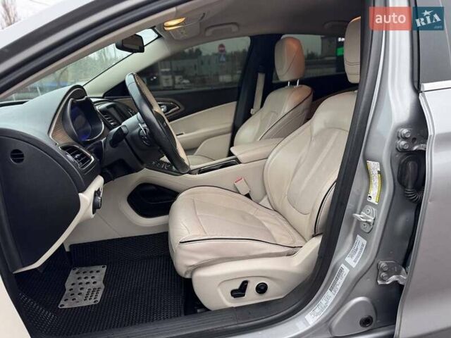 Сірий Крайслер 200, об'ємом двигуна 3.61 л та пробігом 184 тис. км за 12600 $, фото 16 на Automoto.ua