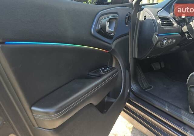 Серый Крайслер 200, объемом двигателя 2.4 л и пробегом 195 тыс. км за 10900 $, фото 14 на Automoto.ua