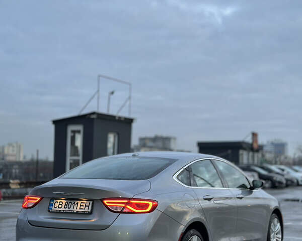 Серый Крайслер 200, объемом двигателя 2.4 л и пробегом 200 тыс. км за 8500 $, фото 4 на Automoto.ua