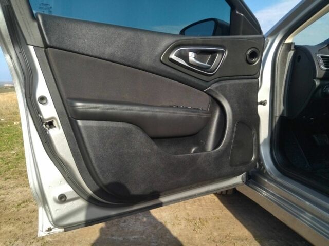 Сірий Крайслер 200, об'ємом двигуна 2.4 л та пробігом 186 тис. км за 10200 $, фото 9 на Automoto.ua