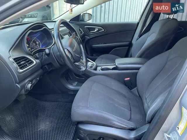 Сірий Крайслер 200, об'ємом двигуна 2.4 л та пробігом 210 тис. км за 8500 $, фото 8 на Automoto.ua