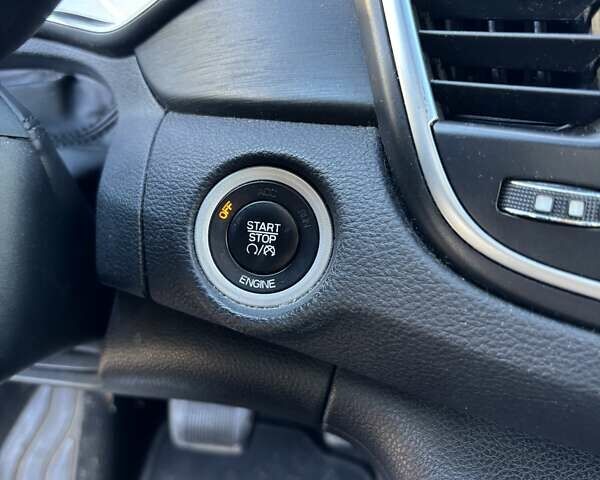 Серый Крайслер 200, объемом двигателя 2.36 л и пробегом 202 тыс. км за 8700 $, фото 19 на Automoto.ua