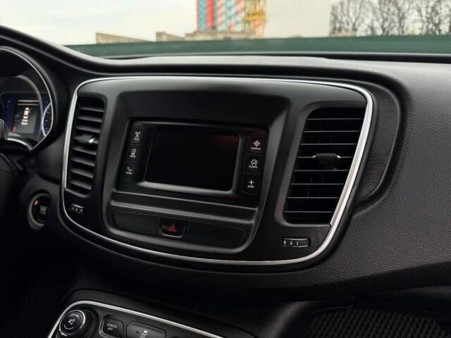 Сірий Крайслер 200, об'ємом двигуна 2.4 л та пробігом 250 тис. км за 6900 $, фото 9 на Automoto.ua