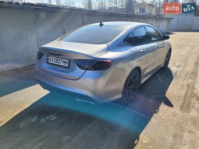 Серый Крайслер 200, объемом двигателя 3.61 л и пробегом 180 тыс. км за 13300 $, фото 2 на Automoto.ua