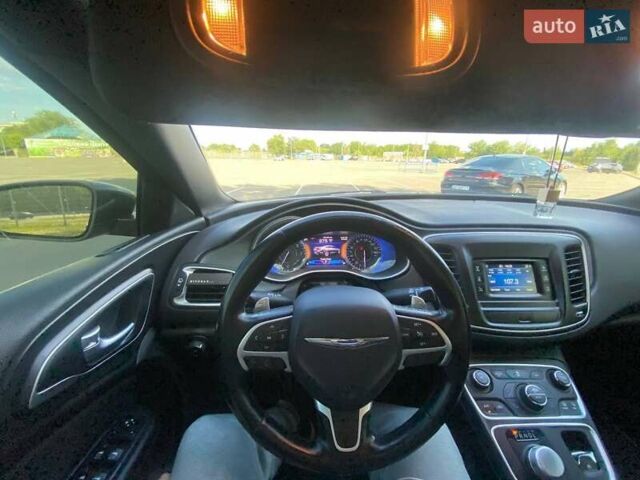 Серый Крайслер 200, объемом двигателя 2.36 л и пробегом 165 тыс. км за 9500 $, фото 9 на Automoto.ua