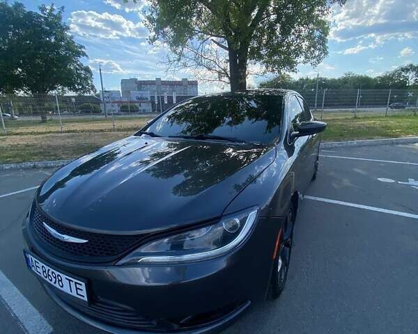 Серый Крайслер 200, объемом двигателя 2.36 л и пробегом 165 тыс. км за 9500 $, фото 1 на Automoto.ua
