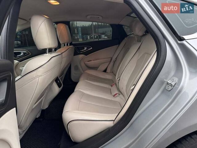 Сірий Крайслер 200, об'ємом двигуна 3.61 л та пробігом 184 тис. км за 12600 $, фото 24 на Automoto.ua