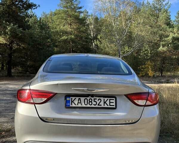 Серый Крайслер 200, объемом двигателя 2.36 л и пробегом 202 тыс. км за 8700 $, фото 8 на Automoto.ua