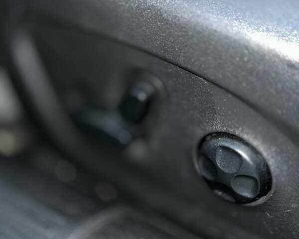 Серый Крайслер 200, объемом двигателя 2.4 л и пробегом 200 тыс. км за 8500 $, фото 24 на Automoto.ua