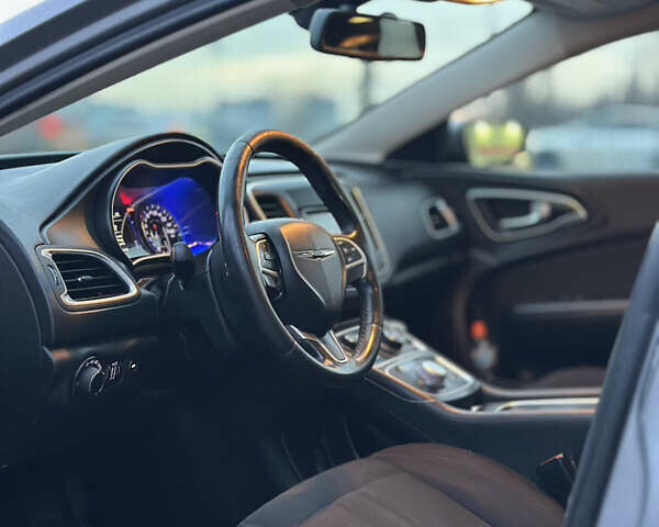 Серый Крайслер 200, объемом двигателя 2.4 л и пробегом 200 тыс. км за 8500 $, фото 16 на Automoto.ua