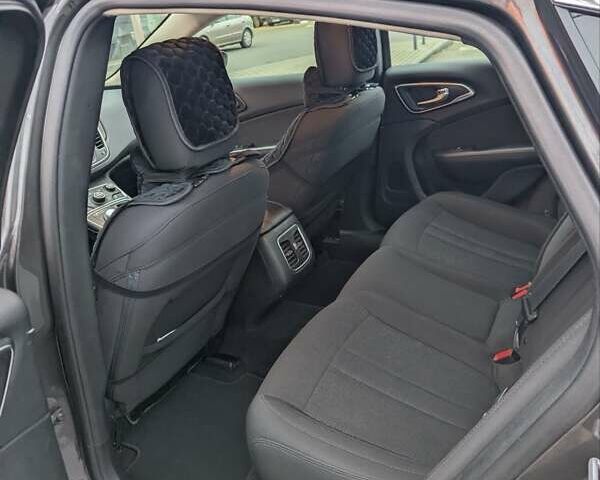 Серый Крайслер 200, объемом двигателя 2.4 л и пробегом 173 тыс. км за 10300 $, фото 10 на Automoto.ua