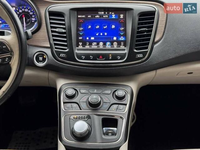 Сірий Крайслер 200, об'ємом двигуна 3.61 л та пробігом 184 тис. км за 12600 $, фото 34 на Automoto.ua