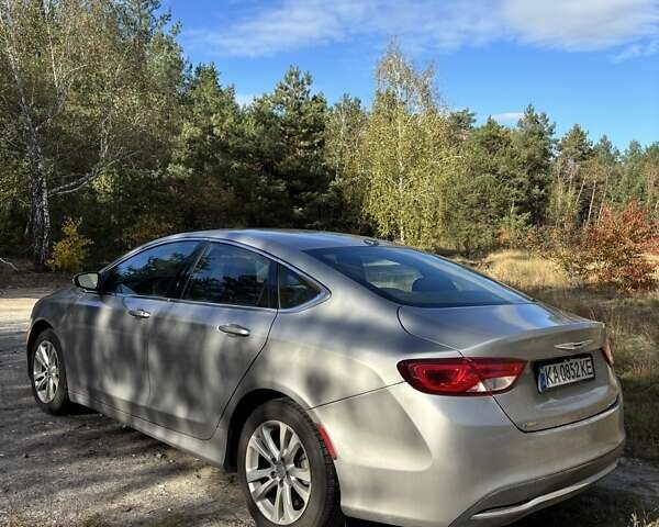 Серый Крайслер 200, объемом двигателя 2.36 л и пробегом 202 тыс. км за 8700 $, фото 6 на Automoto.ua