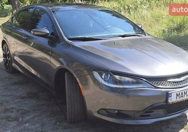 Серый Крайслер 200, объемом двигателя 2.4 л и пробегом 195 тыс. км за 10900 $, фото 3 на Automoto.ua