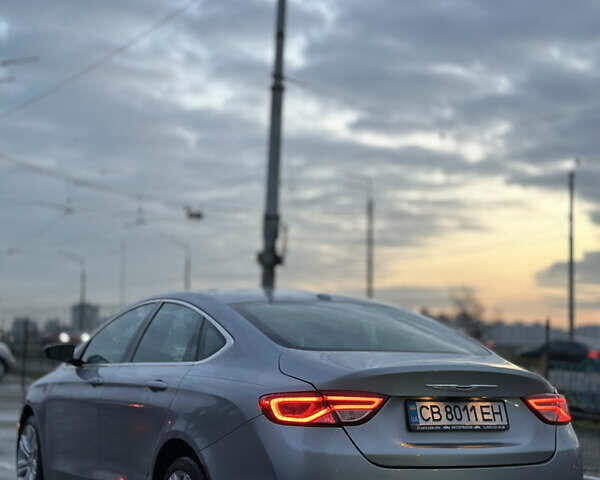 Серый Крайслер 200, объемом двигателя 2.4 л и пробегом 200 тыс. км за 8500 $, фото 2 на Automoto.ua