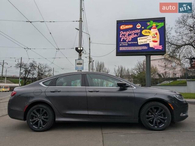 Серый Крайслер 200, объемом двигателя 2.4 л и пробегом 173 тыс. км за 10300 $, фото 7 на Automoto.ua