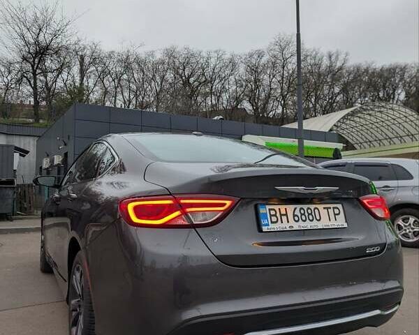 Серый Крайслер 200, объемом двигателя 2.4 л и пробегом 173 тыс. км за 10300 $, фото 4 на Automoto.ua