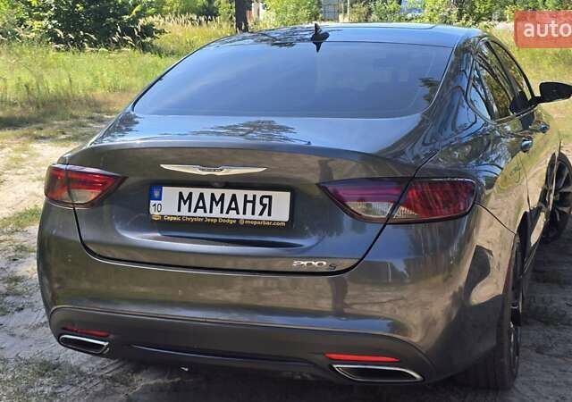 Серый Крайслер 200, объемом двигателя 2.4 л и пробегом 195 тыс. км за 10900 $, фото 4 на Automoto.ua
