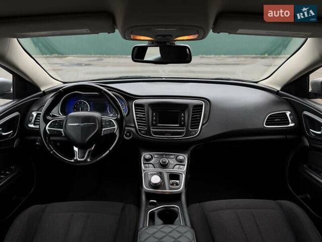 Сірий Крайслер 200, об'ємом двигуна 2.4 л та пробігом 270 тис. км за 6900 $, фото 9 на Automoto.ua