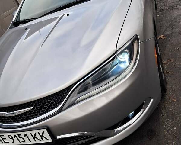 Сірий Крайслер 200, об'ємом двигуна 2.4 л та пробігом 215 тис. км за 12200 $, фото 1 на Automoto.ua