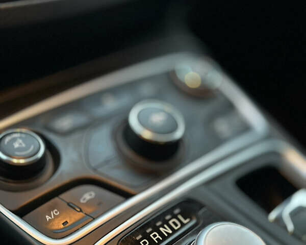 Серый Крайслер 200, объемом двигателя 2.4 л и пробегом 200 тыс. км за 8500 $, фото 21 на Automoto.ua